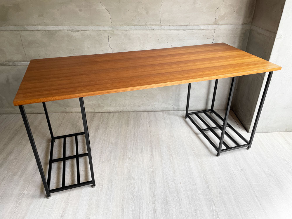 ビスレー BISLEY オーダーサイズ デスク 木製天板 チーク材 W145cm 脚部社外品 オフィス家具 英国 中古品 買い取りしました。