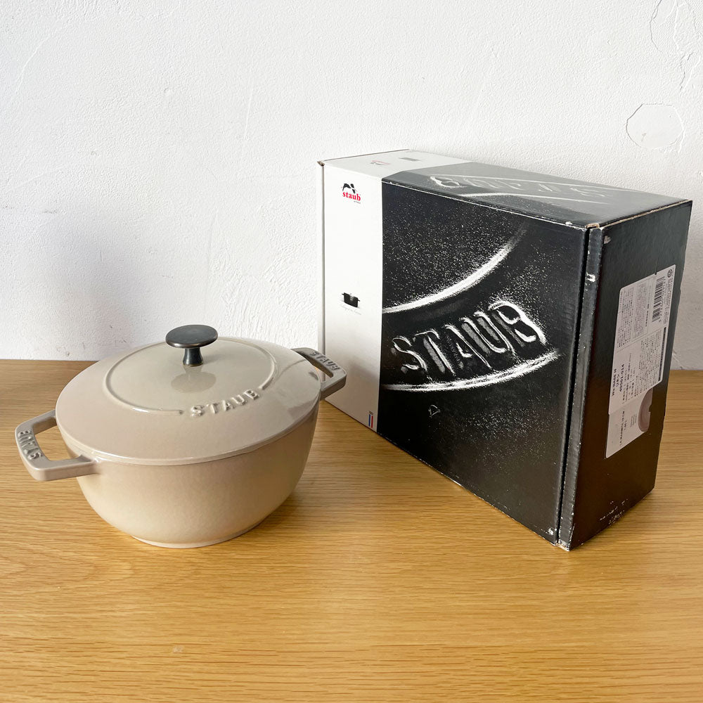 ストウブ staub ワナベ Wa-NABE Mサイズ リネン キャセロール 両手鍋 IH対応 フランス製 箱付き 美品 中古品 買い取りしました。