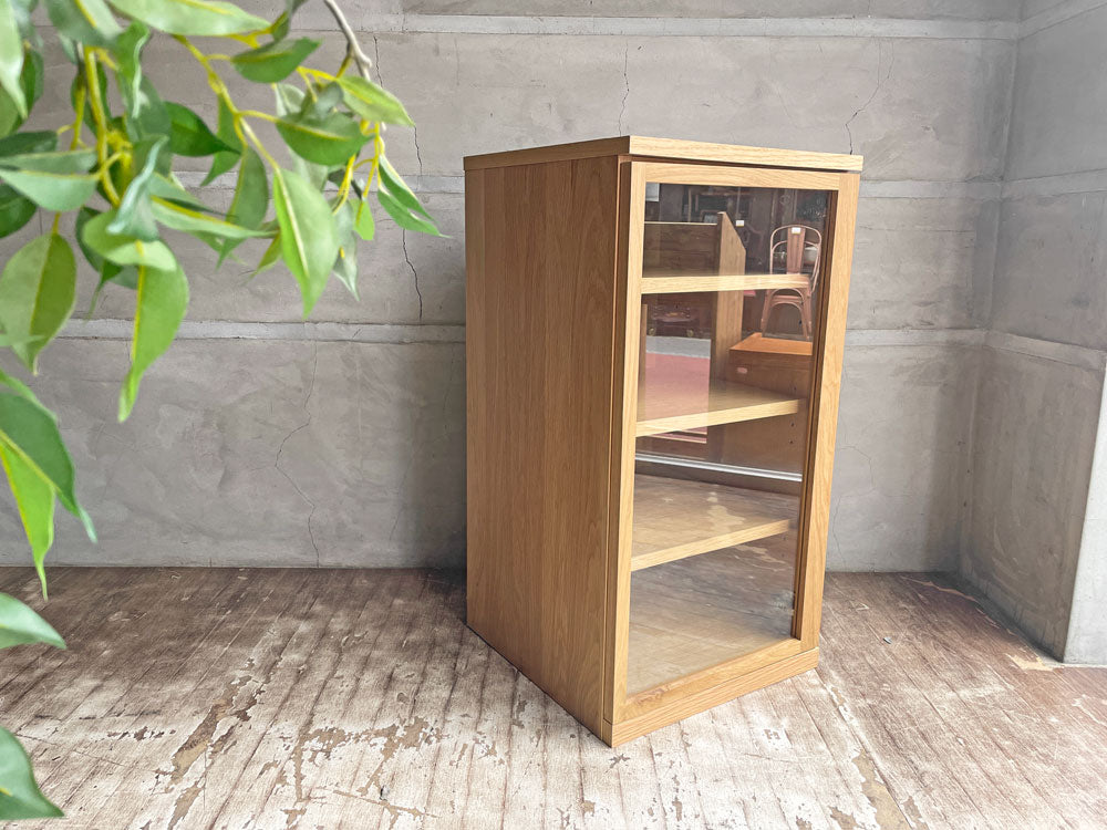 無印良品 MUJI 木製キャビネット カップボード ガラス扉 オーク材 ナチュラル シンプルデザイン 中古品 買い取りしました。