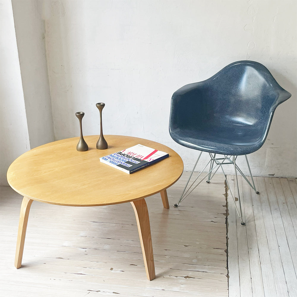 【下北沢店】イームズ コーヒーテーブル CTW リプロダクト ジェネリック ラウンド ローテーブル リビングテーブル オーク材 買取させていただきました。