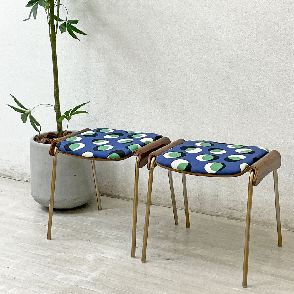 【祖師ヶ谷大蔵店】ニッソー ハイモールド NISSO HI-MOLD プライウッドスツール スタッキング ファブリック 青系 インダストリアル レトロ 北欧スタイル ビンテージ 2脚 買取させていただきました。