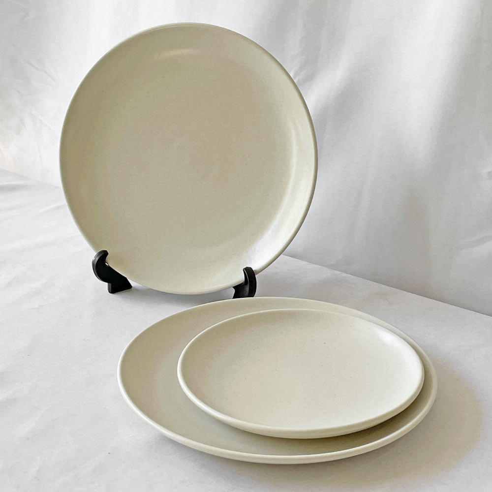 【用賀店】ヒースセラミックス HEATH CERAMICS デザートプレート ホワイト Φ21cm Φ27cm 陶器 アメリカ シンプルデザイン 買取させていただきました。