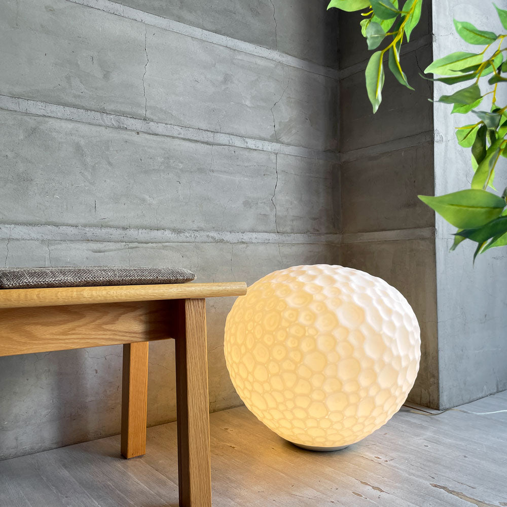 【学芸大学店】アルテミデ Artemide メテオライト Meteorite 48 tavolo LED フロアライト テーブルライト ガラスシェード 間接照明 ピオ & ティト・トッソ 展示品 参考定価 20,9000円 ♪ 買取させていただきました。