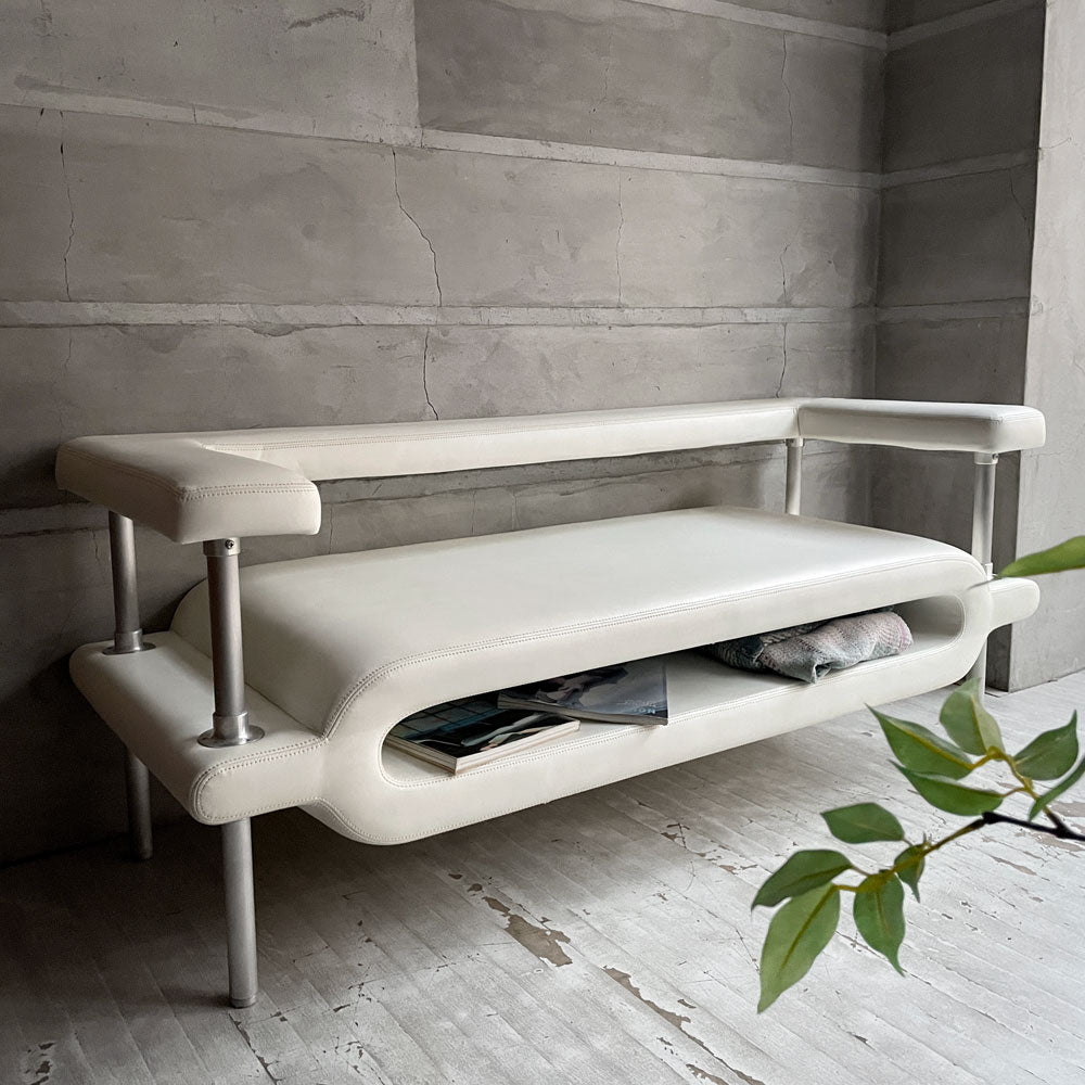 【学芸大学店】イーアンドワイ E&Y マガジン ソファ MAGAZINE SOFA 2Pソファ ビニールレザー ホワイト アルミニウム マイケル・ヤング Michael Young モダン 買取させていただきました。