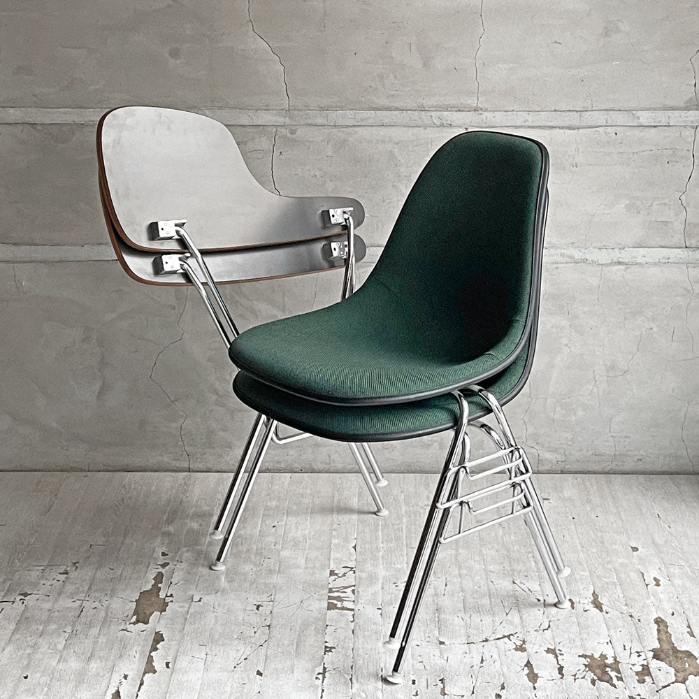 【学芸大学店】ハーマンミラー Herman Miller サイドシェルチェア セカンド 2nd ビンテージ アプホルスター スクールベース 肘掛けテーブル付 イームズ ミッドセンチュリー買取させていただきました。