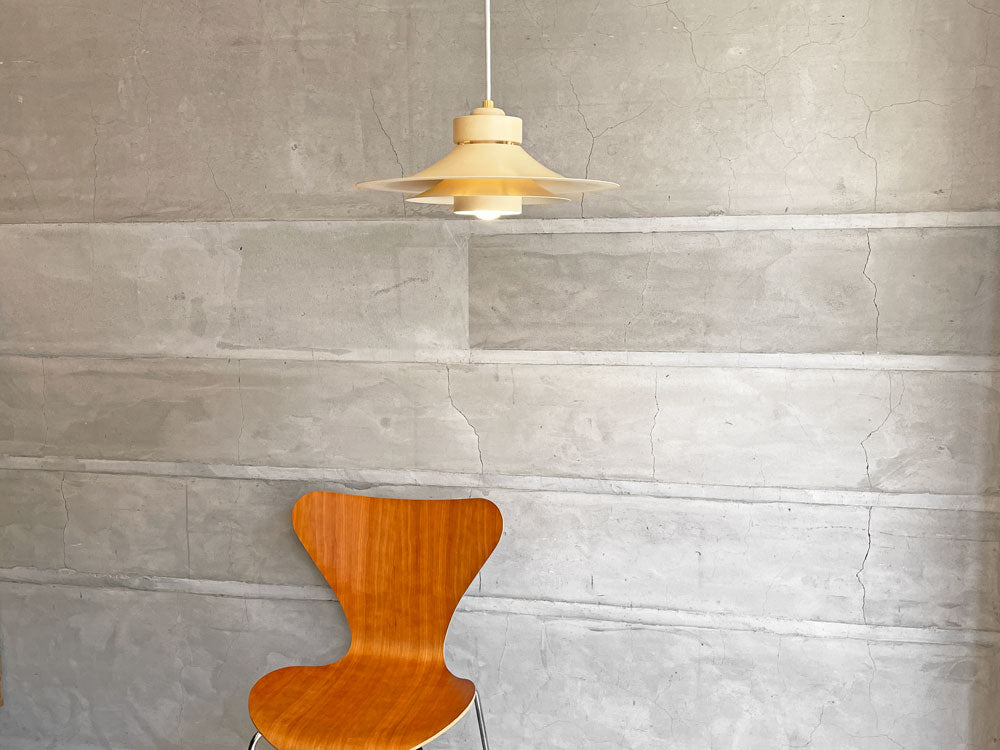 ホーン HORN Model 754 3レイヤードシェード ペンダントライト ホワイト デンマーク 北欧 ビンテージ コード新調済み ヤマギワ取扱い 中古品 買い取りしました。