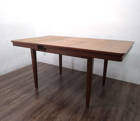 VINTAGE TEAK　チーク　エクステンションダイニングテーブル～コンパクトで場所とらず、でもしっかりチークの雰囲気を味わいたい方へ～　【買取と販売とレンタルのお店】