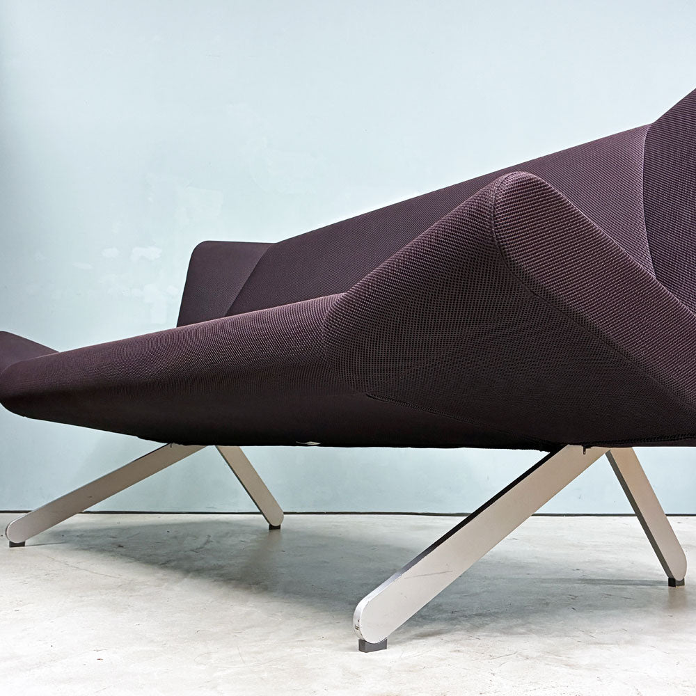 カッシーナ Cassina IXC. ブーメランソファ BOOMERANGSOFA 2p グエナエル・ニコラ モールドウレタン～ソファーというより、乗り物～