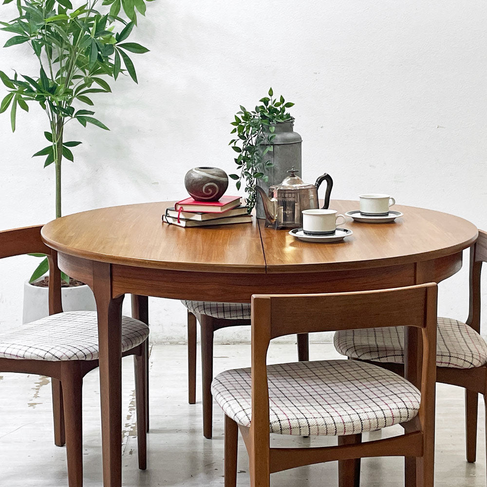 【祖師ヶ谷大蔵店】ネイサンファニチャー NATHAN Furniture チーク材 エクステンション ラウンド ダイニングテーブル & ダイニングチェア 4本脚×4脚 計5点セット ファブリック 英国 ビンテージ 北欧スタイル 買取させていただきました。