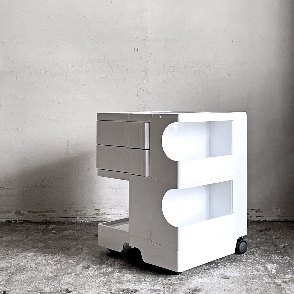 【自由が丘店】ビーライン B-LINE ボビーワゴン Boby Wagon 2段2トレイ ホワイト ジョエ・コロンボ イタリア ミッドセンチュリー MoMA 買取させていただきました。