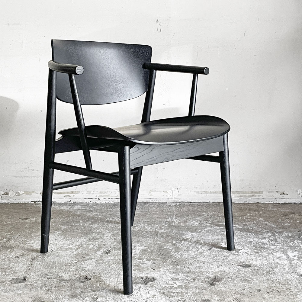 【自由が丘店】フリッツハンセン Fritz Hansen エヌゼロワン N01 ダイニングチェア アームチェア ブラック オーク無垢材 佐藤オオキ nendo 買取させていただきました。