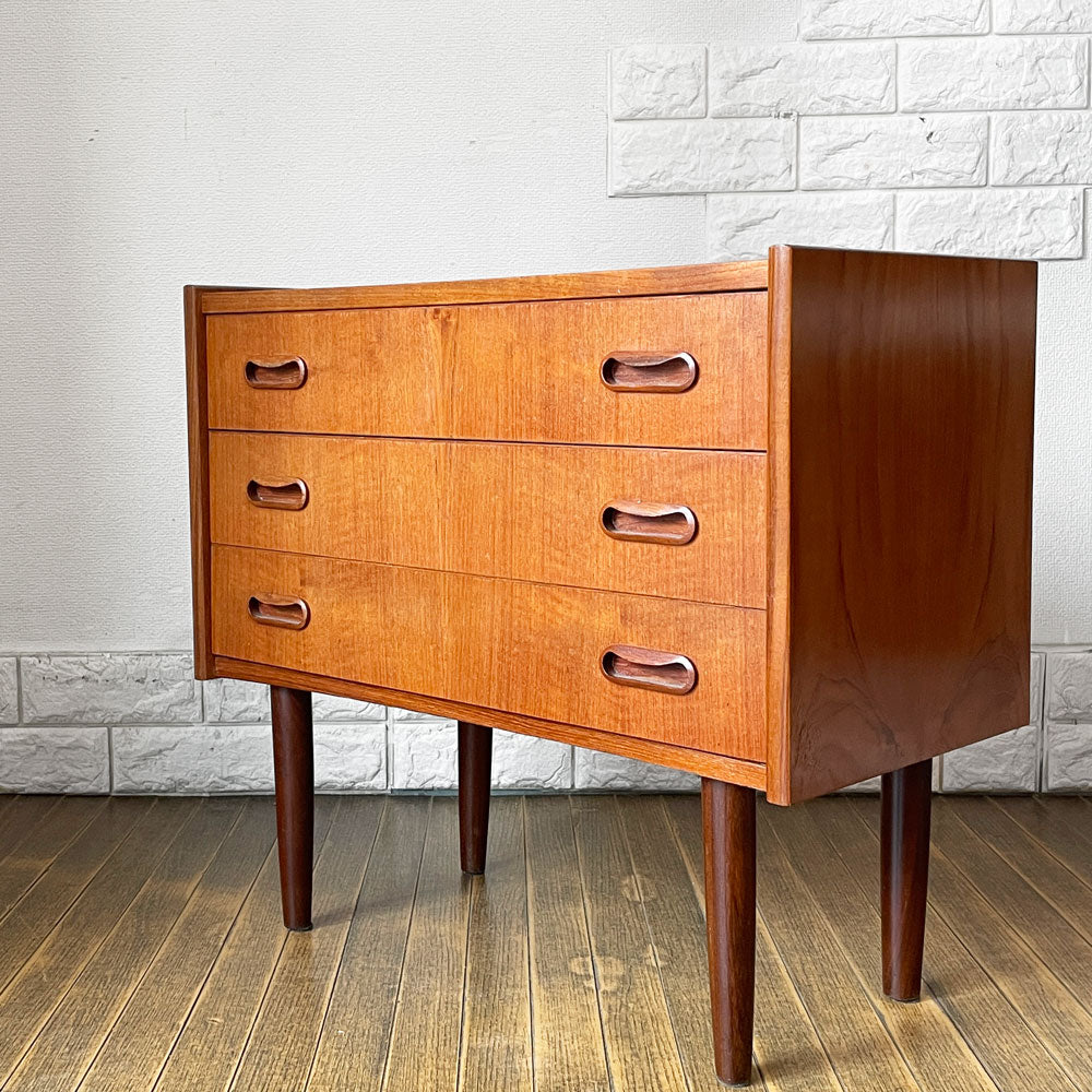 【経堂店】デンマークビンテージ Danish Vintage チーク材 スモール 3段 ドロワー チェスト サイドチェスト チーク材 北欧家具 買取させていただきました。