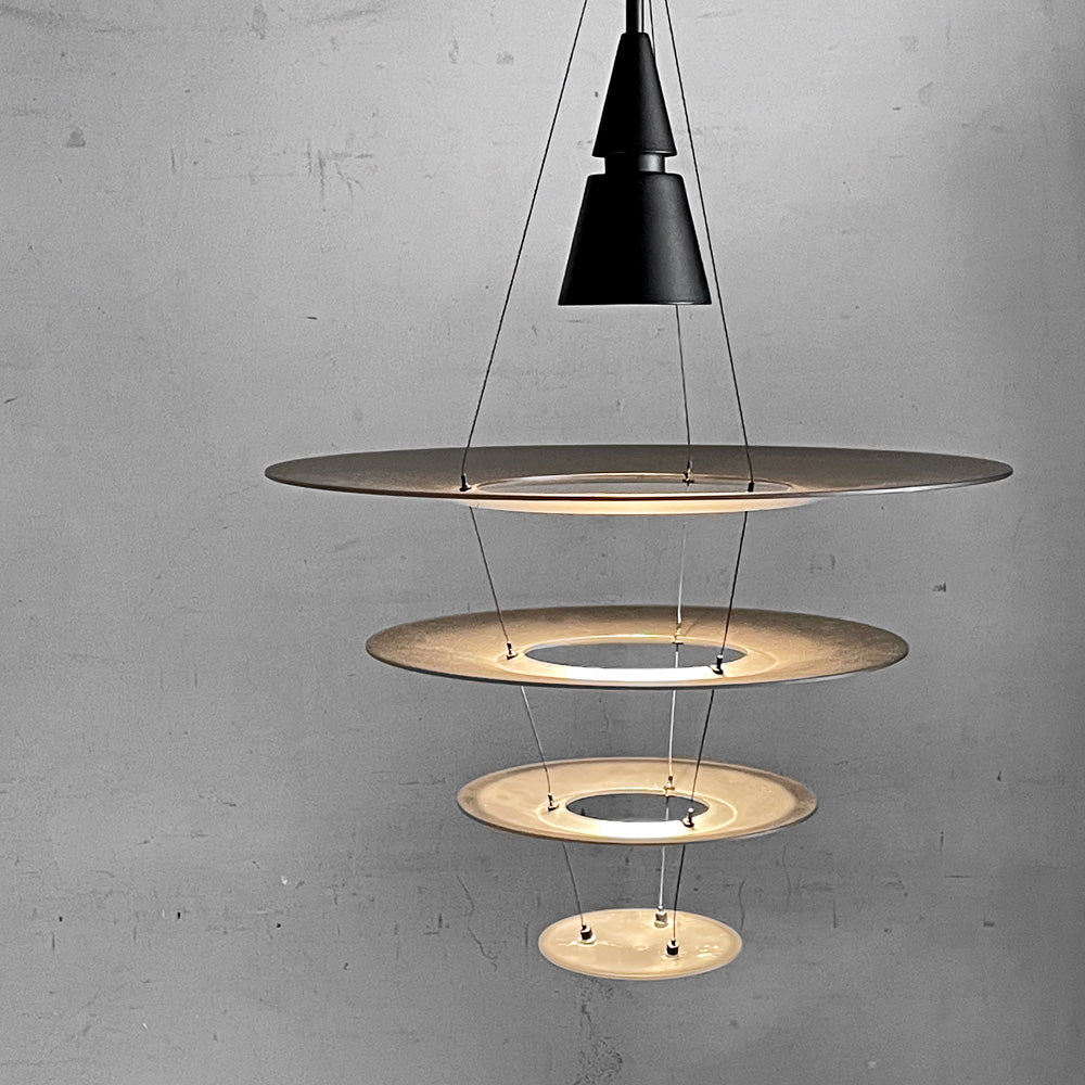 【自由が丘店】ルイスポールセン louis poulsen エニグマ Enigma 425 ペンダントライト ブラック 内山章一 デンマーク 北欧照明 買取させていただきました。