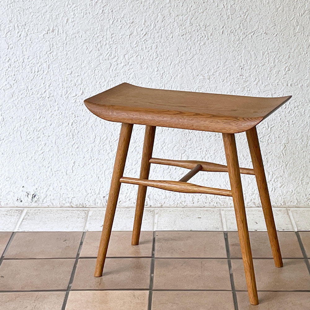 【用賀店】シキファニチア SIKI FURNITURE スツールテーブル STOOL TABLE 2 オーク無垢材 サイドテーブル W45cm 板座 国産家具 買取させていただきました。