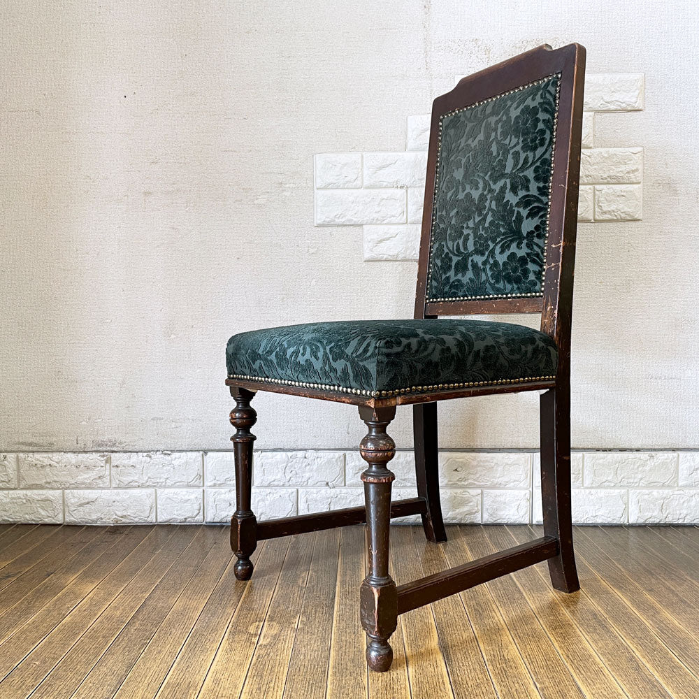 【経堂店】UKビンテージ UK Vintage ダイニングチェア オーク材 バルボスレッグ ファブリック ジャカード織 グリーン系 鋲打 英国家具 アンティーク 買取させていただきました。