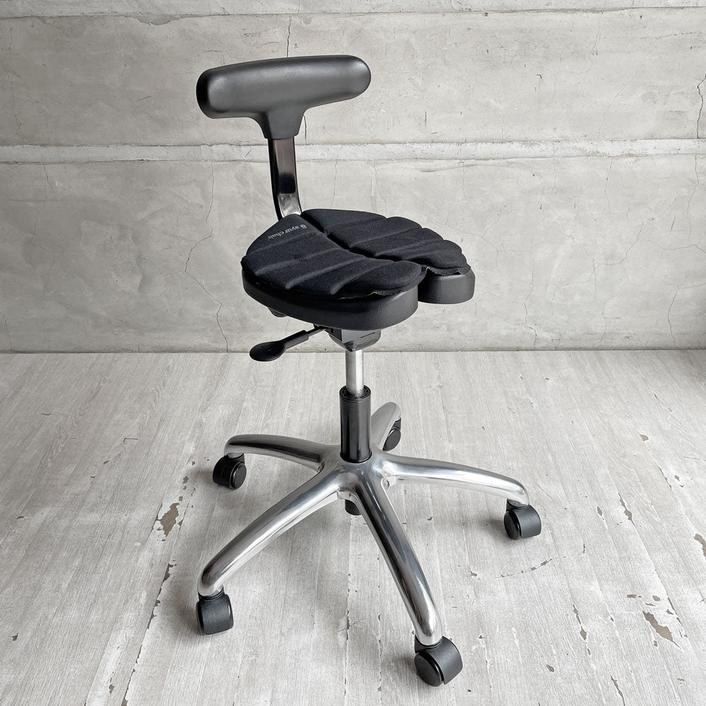 【学芸大学店】アーユルチェアー ayur chair プレミアムモデル 01 ゼロワン キャスターモデル デスクチェア オフィスチェア  SORBO体圧分散マット付 姿勢矯正 健康椅子 腰痛対策 合計定価￥85,030- 買取させていただきました。