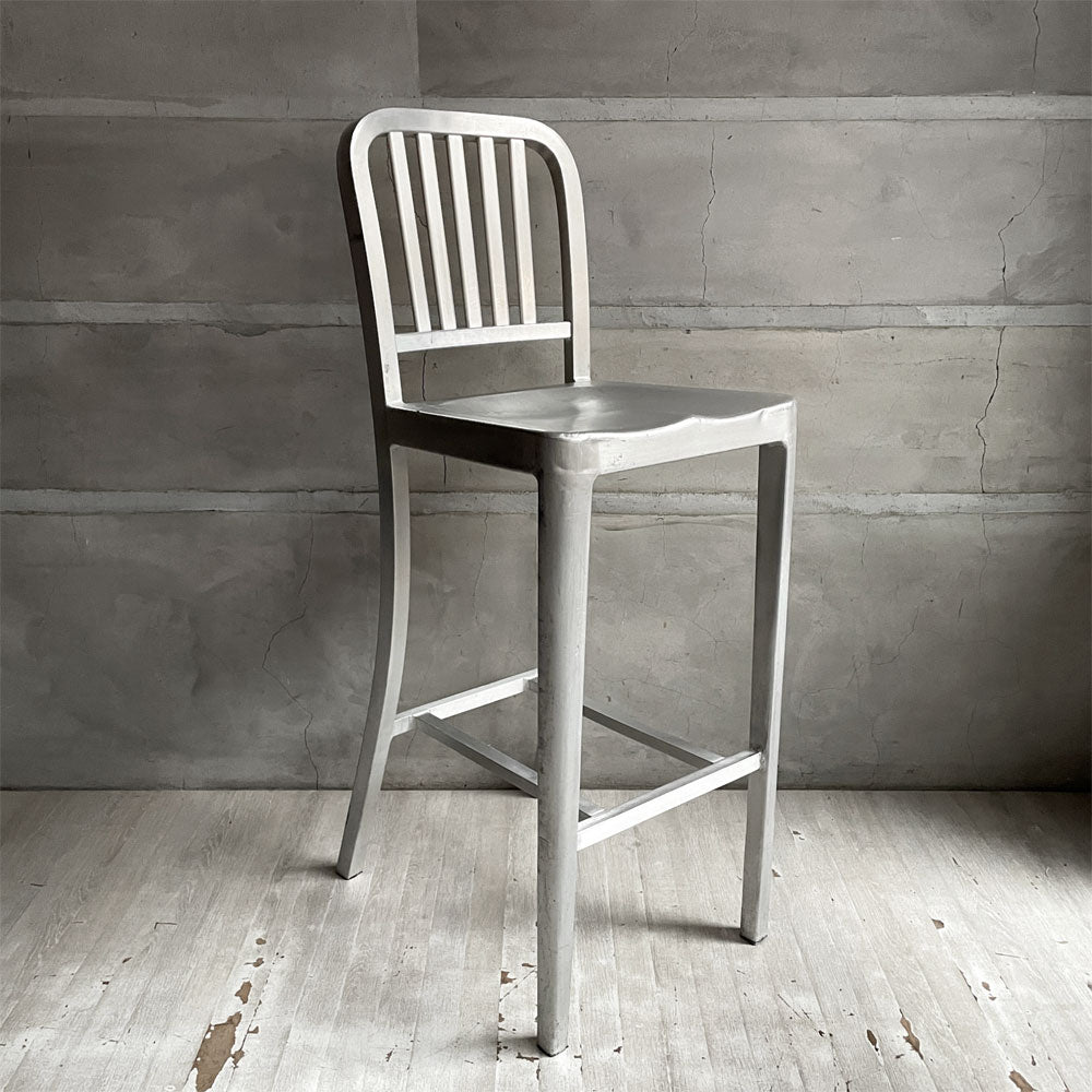 【学芸大学店】ネイビーバースツール Navy BarStool カウンターチェア ハイチェア アルミニウム インダストリアル リプロダクト品  B 買取させていただきました。