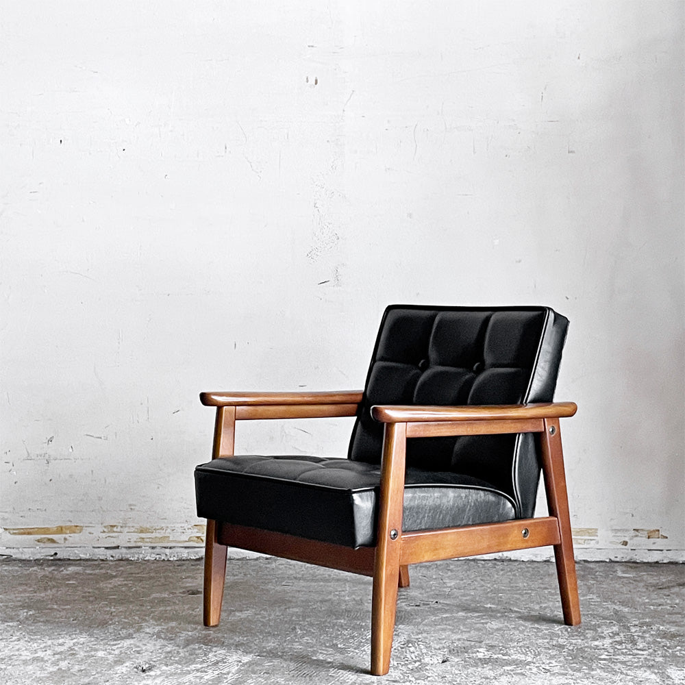 【自由が丘店】カリモク60 karimoku60 Kチェア ミニ 1シーター ソファ キッズチェア スタンダードブラック ウォールナットカラーフレーム ブナ材 レトロモダン ミッドセンチュリー 買取させていただきました。