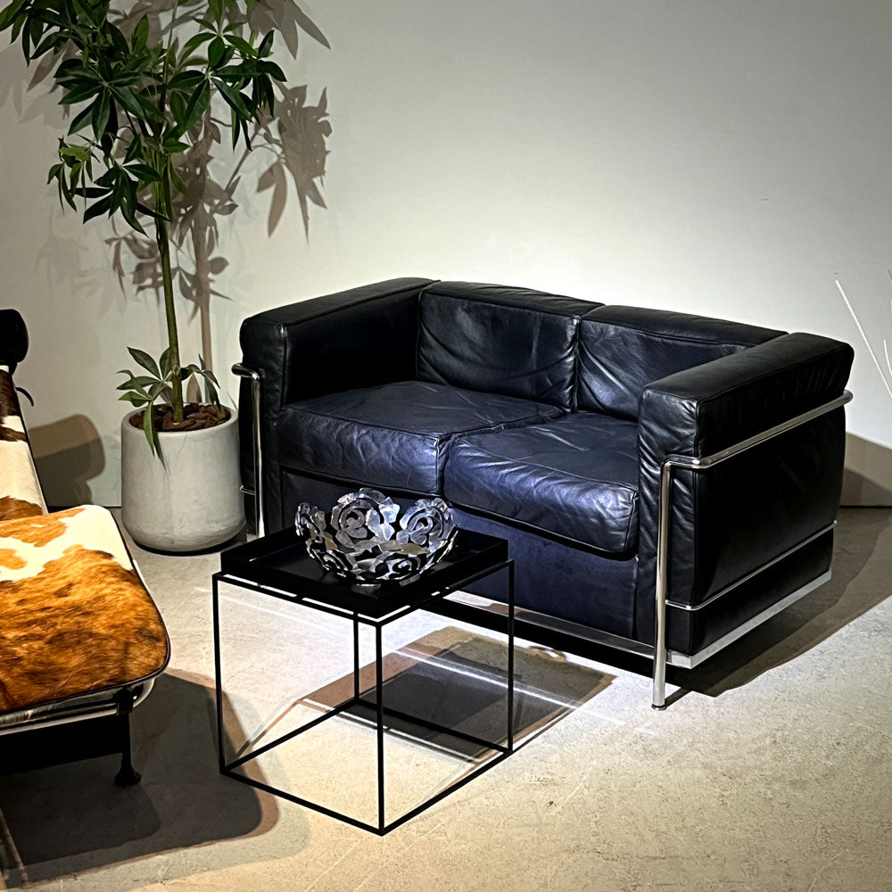 カッシーナ Cassina LC2 ソファ 2シーター ポリエステルパッディング仕様 クローム ル・コルビジェ ピエール・ジャンヌレ シャルロット・ペリアン MoMA 名作 ～直線のプロトコル～