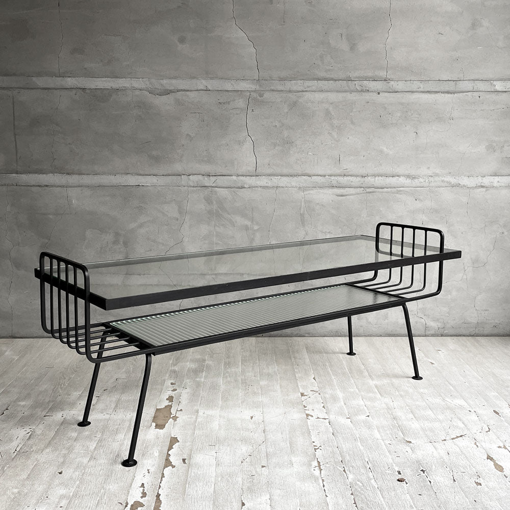 【学芸大学店】ウニコ unico ステラ STELLA センターテーブル ガラス 波ガラス アイアン ブラック インダストリアル ローテーブル  廃番♪ 買取させていただきました。