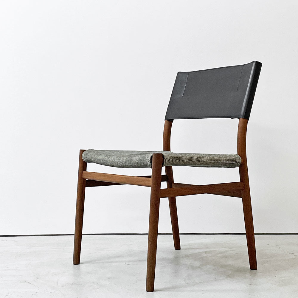 【祖師ヶ谷大蔵店】マスターウォール MASTERWAL ユーシーフォー UC4 ダイニングチェア ウォールナット無垢材 レザー ファブリック 小林幹也 アカセ木工 買取させていただきました。