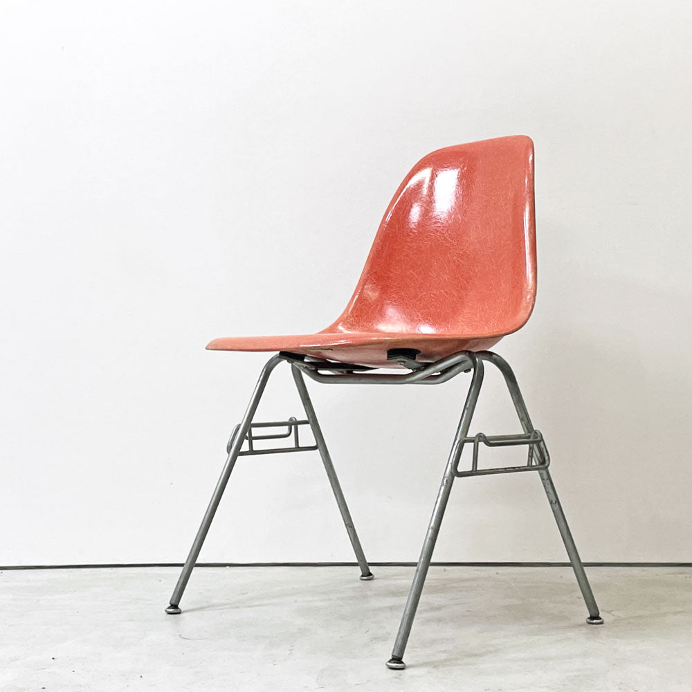 【祖師ヶ谷大蔵店】ハーマンミラー Herman Miller サイドシェルチェア セカンド 2nd FRP 初期 オレンジ エンボスレス すっぴんモデル スタッキングベース イームズ ビンテージ 買取させていただきました。