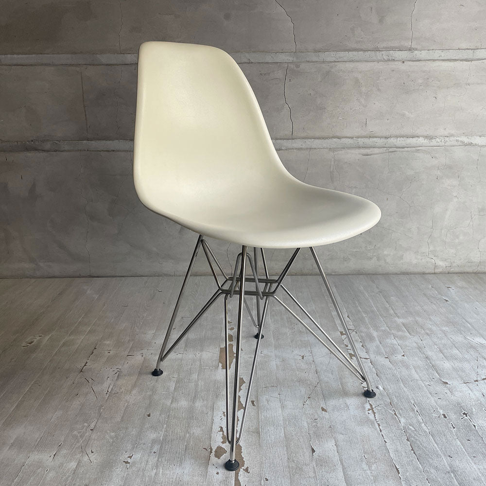 【学芸大学店】ハーマンミラー Herman Miller サイドシェルチェア ポリプロピレン製 ウェハーカラー WAFER 廃番色 エッフェルベース C&R イームズ ミッドセンチュリー 買取させていただきました。