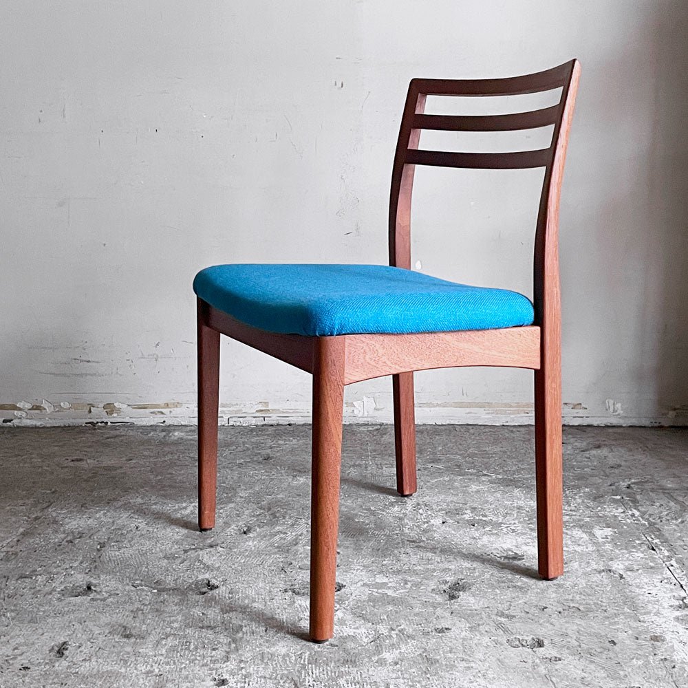 【自由が丘店】■北欧ビンテージ Scandinavian Vintage チーク材 ダイニングチェア ファブリック ブルー 北欧家具■ 買取させていただきました。