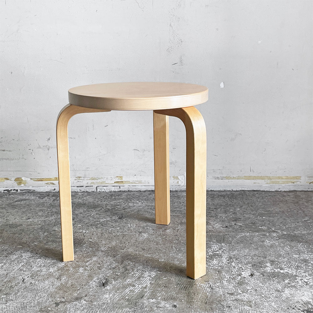 【自由が丘店】アルテック Artek スツール60 Stool60 バーチ材 ナチュラルラッカー 3本脚 アルヴァ・アアルト 北欧 フィンランド 買取させていただきました。