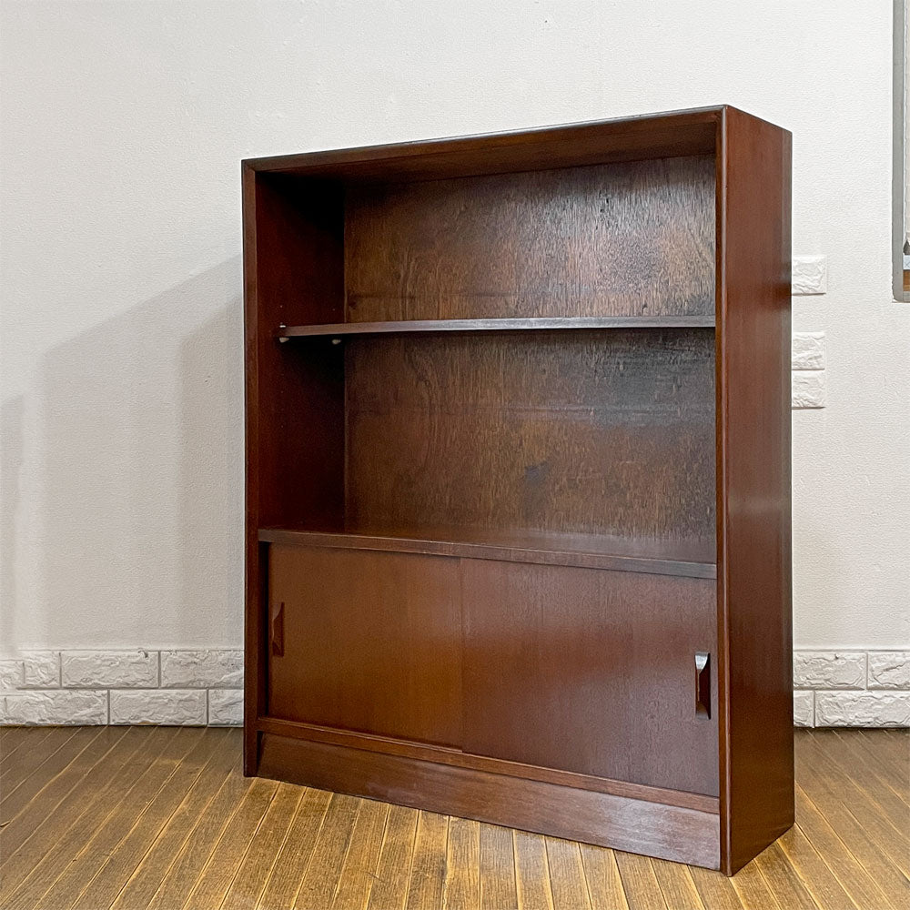【経堂店】ハーバート E. ギブス HERBERT E. GIBBS FURNITURE チーク材キャビネット 飾り棚 本棚 ガラス欠品 UKビンテージ 買取させていただきました。