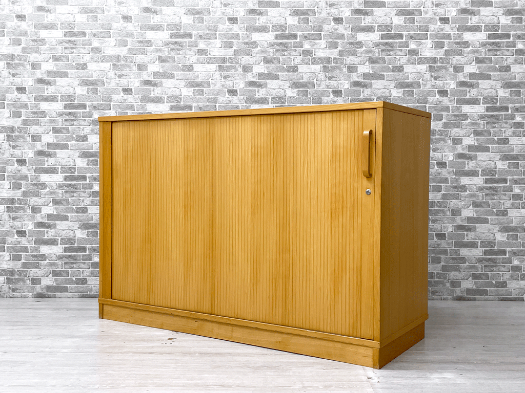 ラボファ Labofa ビーチ材 蛇腹扉 キャビネット ストレージ デンマーク製 北欧家具 台座あり 鍵欠品 買い取りしました。