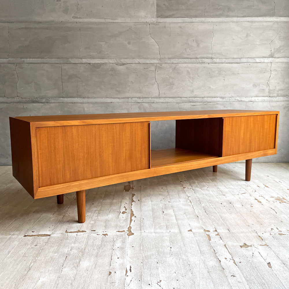 【学芸大学店】 クロロス CHLOROS カットスルーワンステップ Cut Through 1step テレビボード AVボード チーク材 北欧スタイル W152cm 買取させていただきました。