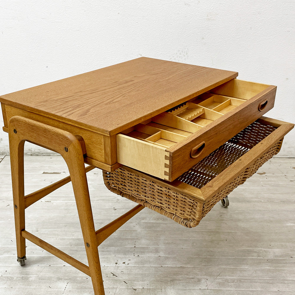 【祖師ヶ谷大蔵店】デンマークビンテージ Danish Vintage オーク材 ソーイングテーブル ラタンバスケット キャスター付き 北欧家具 買取させていただきました。
