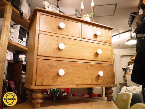 英国 UKアンティーク カントリー パイン材 チェスト ～甘くなりすぎない英国カントリーサイドのオールドパイン【買取と販売とレンタルのお店】