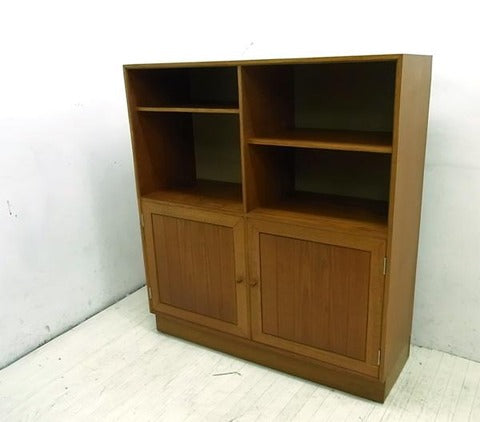 北欧な装い～デンマーク HG FURNITURE  Vintage チーク材 ブックボード キャビネット【買取と販売とレンタルのお店】