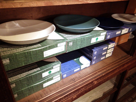 ARABIA / アラビア　” 24h ”　20cmプレート＆24cmパスタプレート　未使用2枚組BOX　廃番カラーもあり ～ 使いやすさが名作の証し