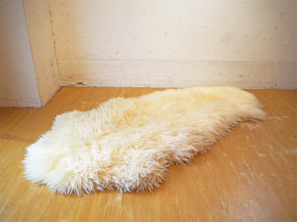 ムートンラグ カーペット アイボリー 羊毛 ニュージーランド 中古品 買い取りしました。