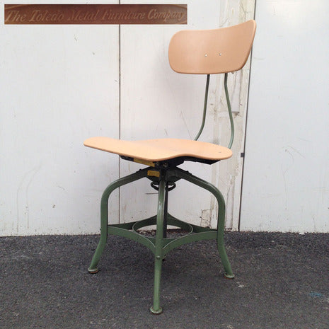 U.S.A ★ 本物のヴィンテージ インダストリアルファニチャー ★ Toledo Metal Furniture Company ドラフティングチェア 【買取＆販売＆レンタル】