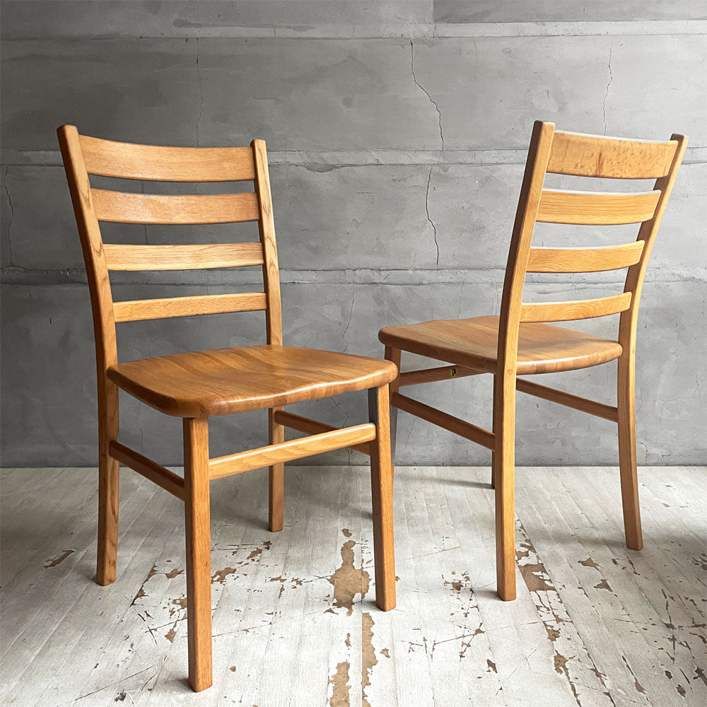 【学芸大学店】飛騨産業 HIDA バゲット baguette チェア ダイニングチェア 五十嵐久枝 オーク材 板座 座繰り 廃番モデル ナチュラルモダン 2脚 買取させていただきました。