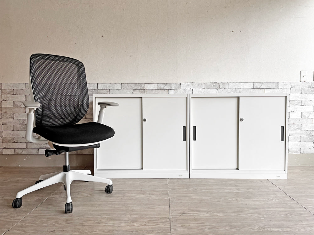 オカムラ okamura ヴィラージュ VILLAGE VS収納 2枚引違い キャビネット ＆ シルフィー Sylphy デスクチェア オフィスチェア 昇降機能付き 中古品 買い取りしました。