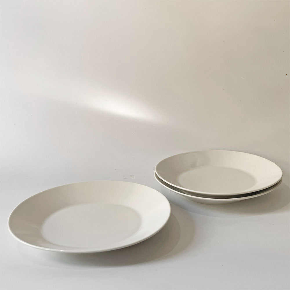 【下北沢店】アラビア ARABIA エエヴァ EEVA オーバルプレート 25cm ホワイト スコープ scope 復刻品 北欧食器 計3枚 買取させていただきました。