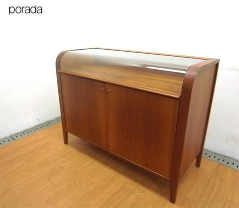 エクゼクティブな空間を演出できる家具～PORADA/ポラダ　"Corner1" サイドボード/ディスプレイキャビネット【買取＆販売＆レンタル】