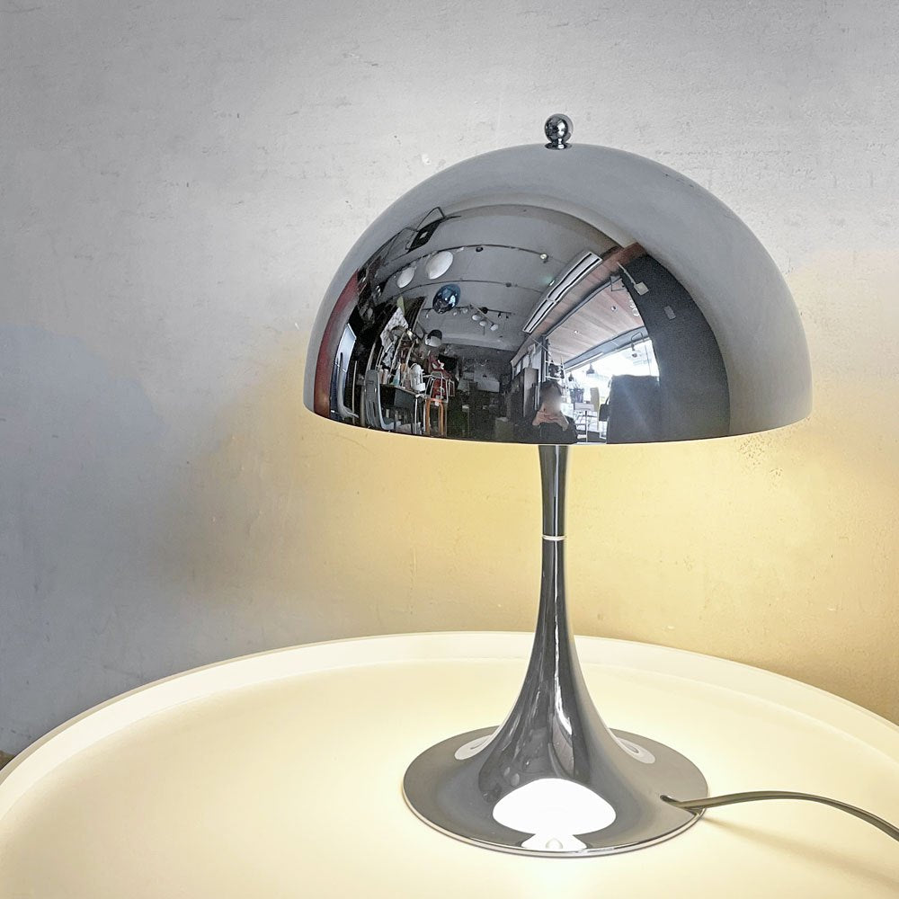 【自由が丘店】ルイスポールセン louis poulsen パンテラ320 テーブル 卓上照明 テーブルランプ シルヴァークローム ヴェルナーパントン Verner Panton 箱付き 買取させていただきました。