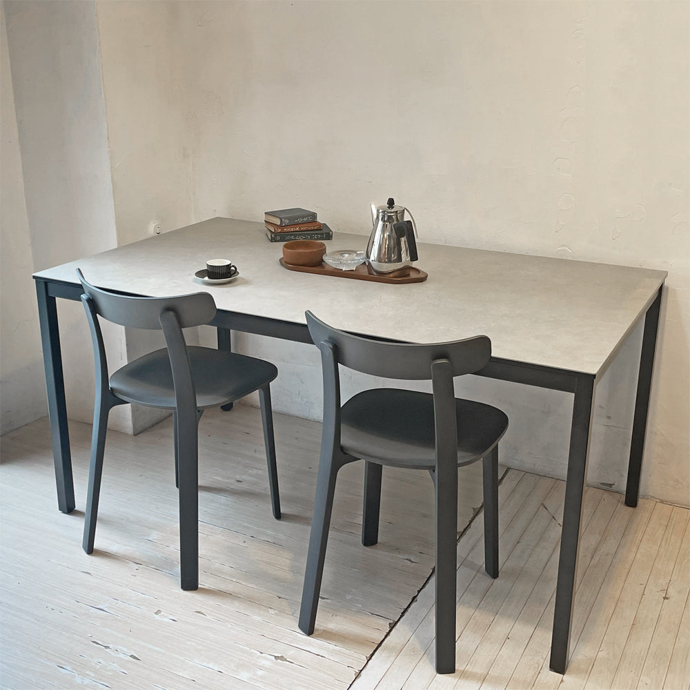 クラッシュゲート CRASH GATE モルダ MOLDA ダイニングテーブル ～ 現在人気のセラミック天板を用いたモダンデザイン