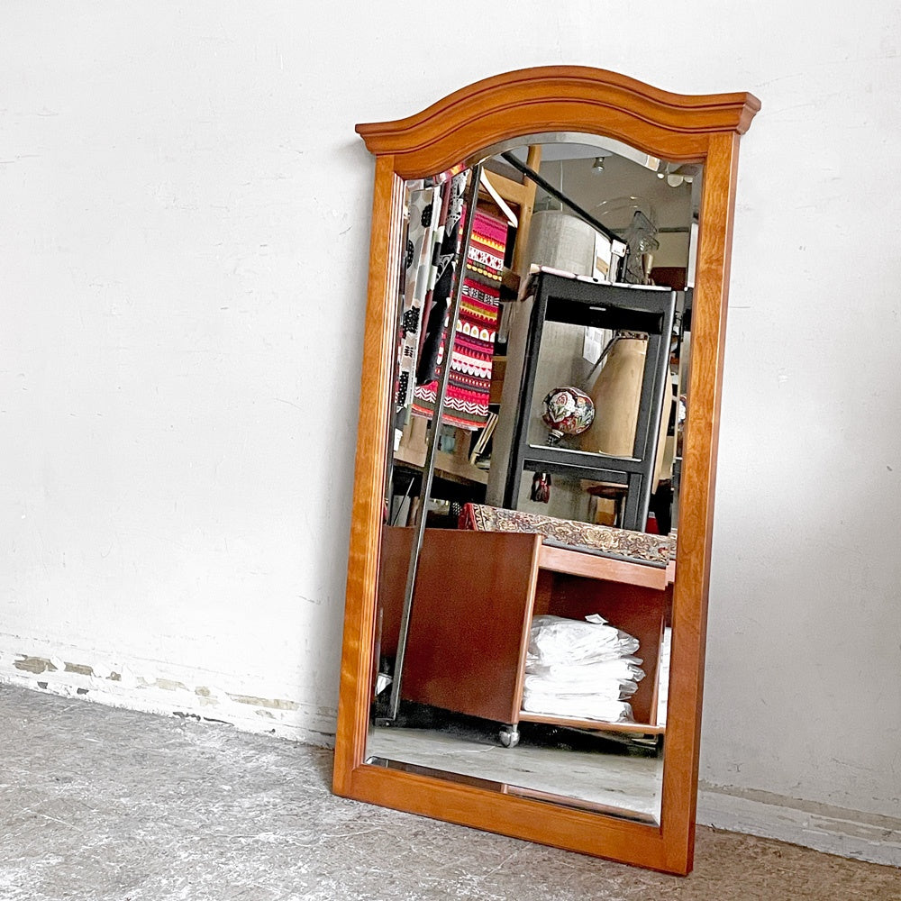 【自由が丘店】横浜ダニエル Daniel A-415 吊鏡52 ウォールミラー 樺桜材 クラシカルデザイン 買取させていただきました。