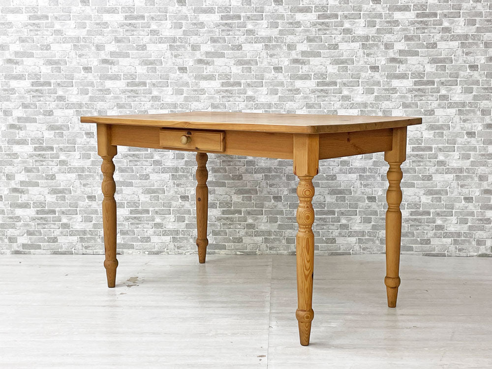 英国カントリースタイル パイン無垢材 ダイニングテーブル デスク W120cm 引出し付 中古品 買い取りしました。