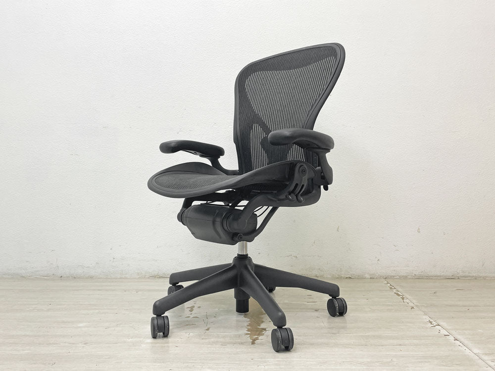 ハーマンミラー Herman Miller アーロンチェア Aeron Chair Bサイズ ポスチャーフィット フル装備 バナナクッション新品 デスクチェア オフィスチェア 中古品 買い取りしました。