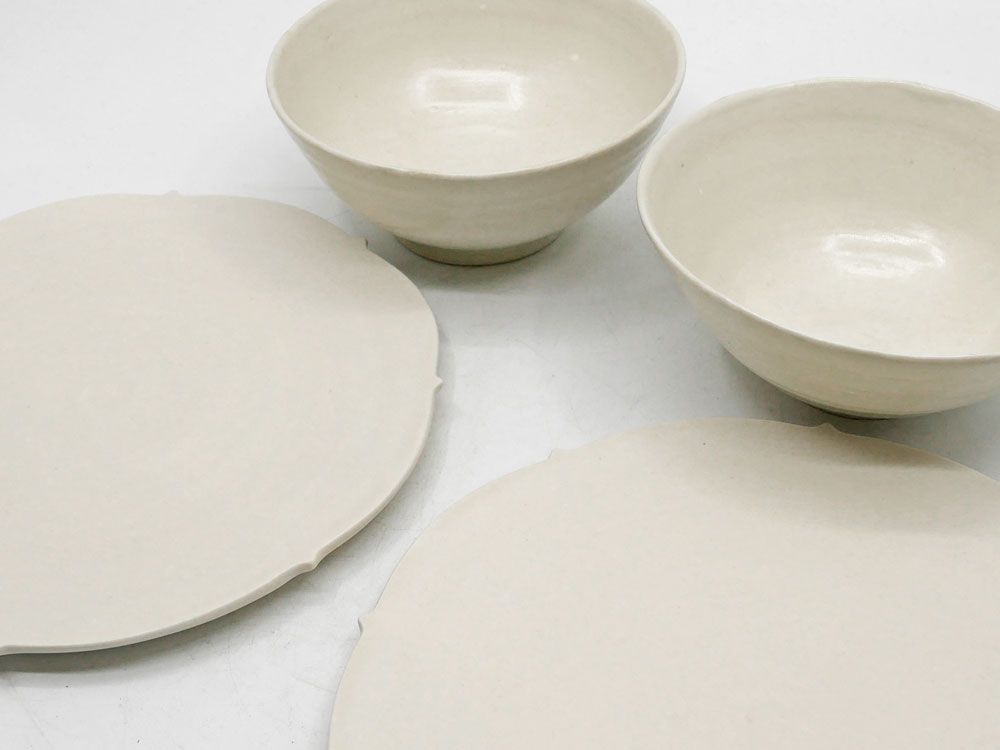 照井壮 So Terui 粗磁土 飯碗 ＆ キキョウ盤皿 白 現代作家 磁器 中古品 買い取りしました。