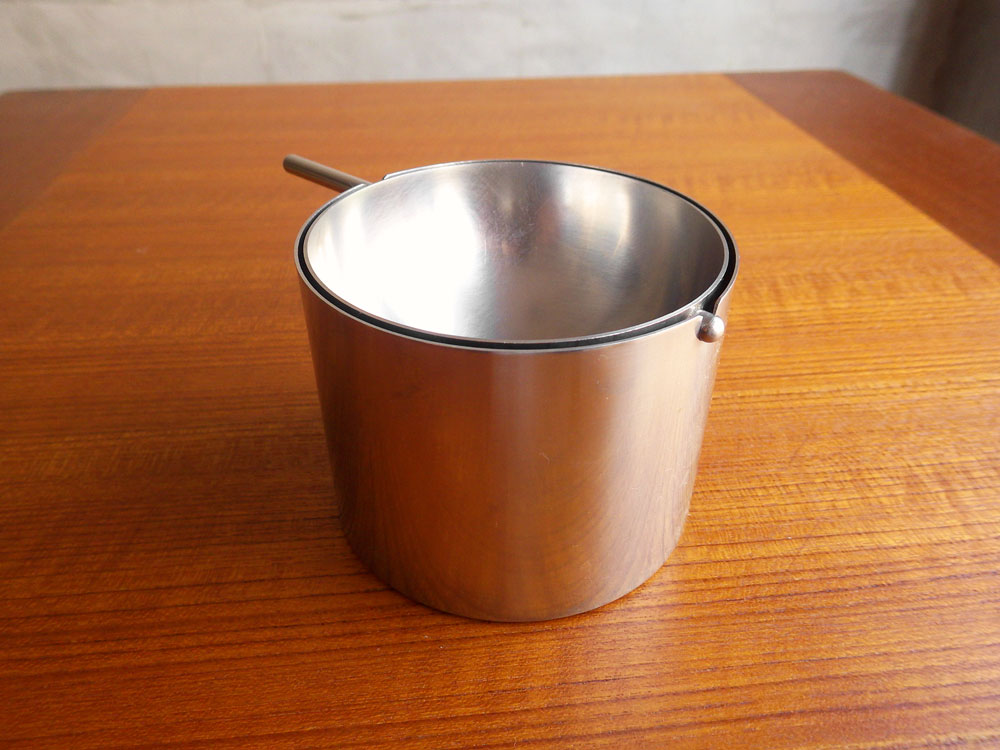 ステルトン Stelton シリンダライン Cylinda Line リボルビング アッシュトレイ 灰皿 Lサイズ アルネ・ヤコブセン Arne Jacobsen デンマーク 定価￥18,700- 中古品 買い取りしました。