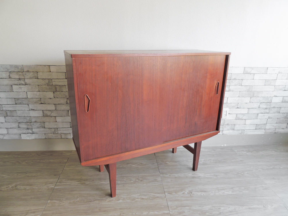 北欧ビンテージ Scandinavian Vintage チーク材 サイドボード キャビネット Ｗ128cm 中古品 買い取りしました。